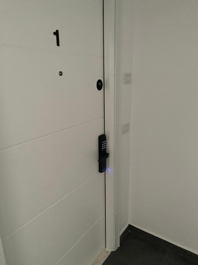 Central Studio Apartment 1, ติรานา ภายนอก รูปภาพ