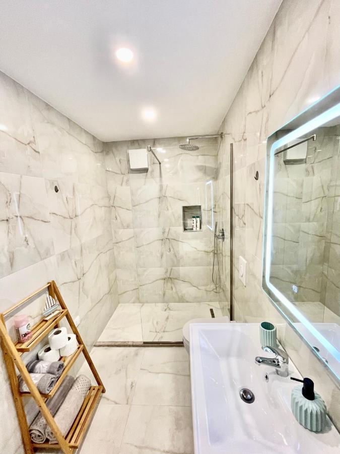 Central Studio Apartment 1, ติรานา ภายนอก รูปภาพ